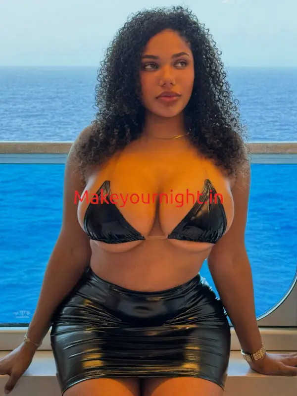 VIP big boobs Russian escort in Delhi - Miranda (1)