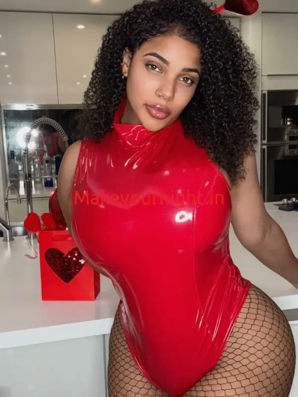 VIP big boobs Russian escort in Delhi - Miranda (2)